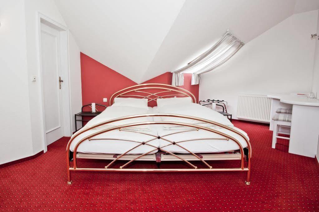 Landhotel Imhof Neuhof  Ngoại thất bức ảnh